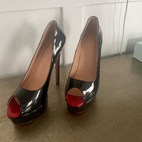 Never worn paten pumps - Picture 2 of 3